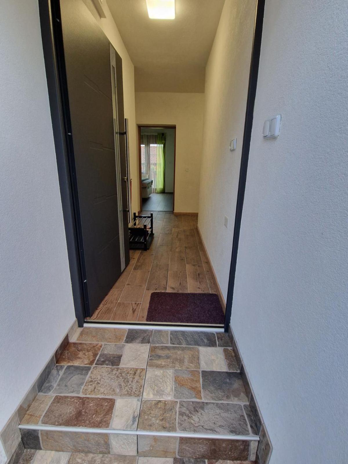 Apartma-Sobe Lejla Vipava Εξωτερικό φωτογραφία