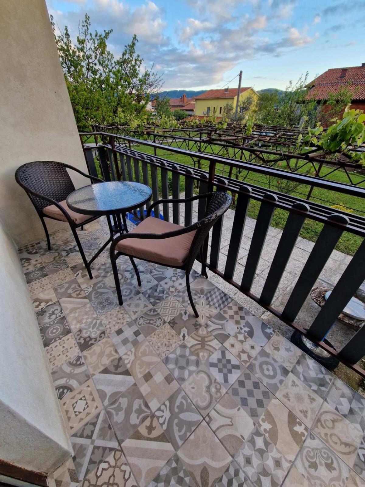Apartma-Sobe Lejla Vipava Εξωτερικό φωτογραφία
