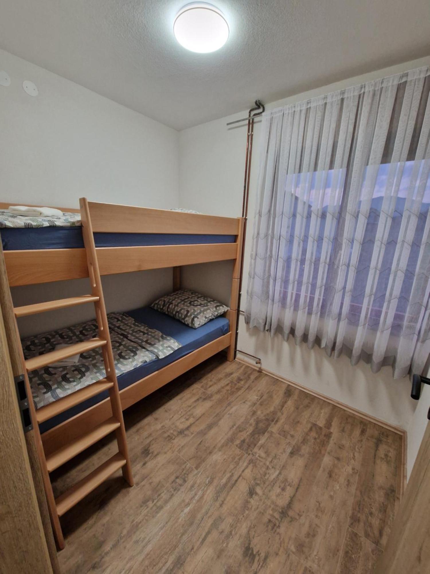 Apartma-Sobe Lejla Vipava Εξωτερικό φωτογραφία