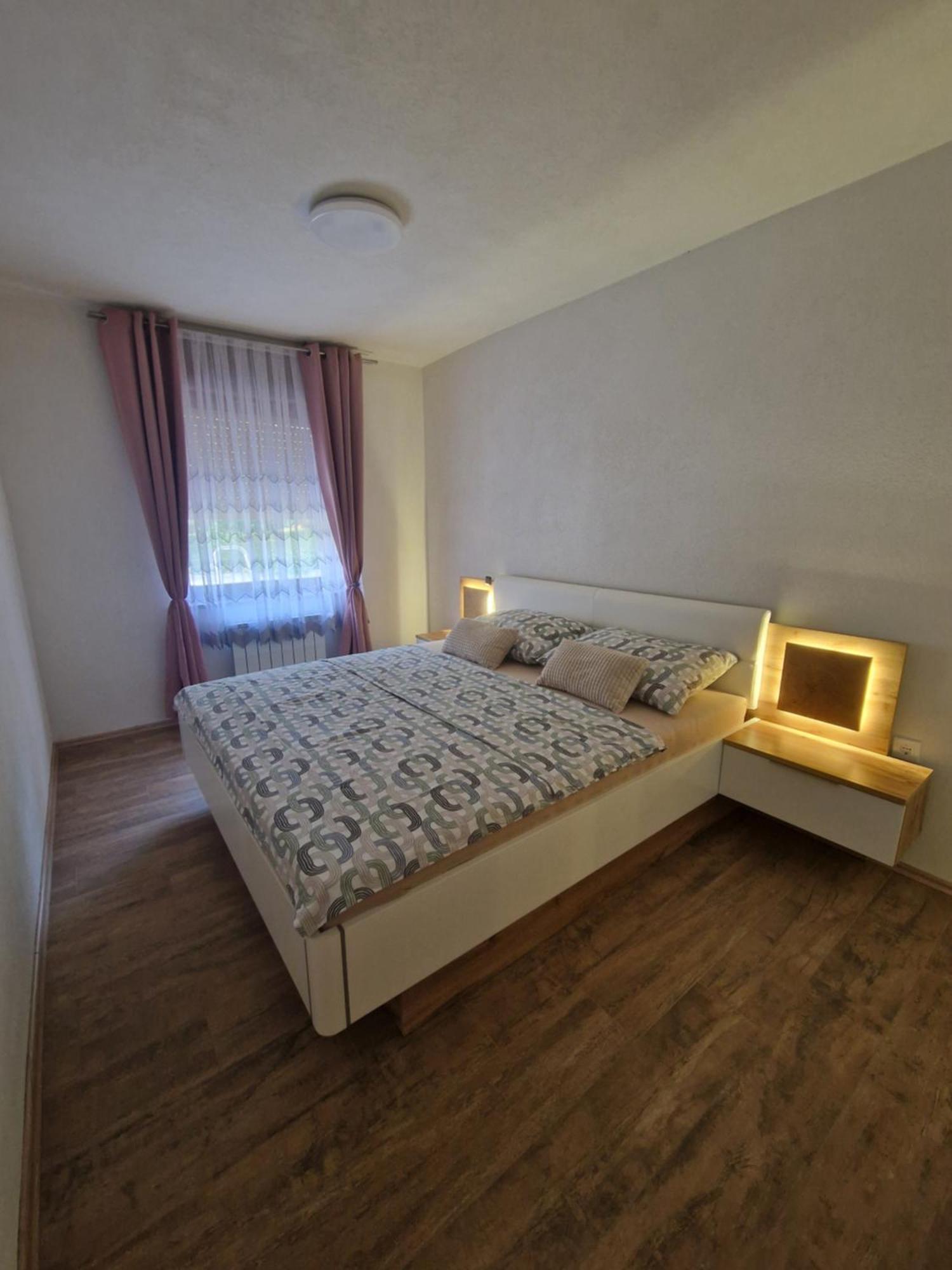 Apartma-Sobe Lejla Vipava Εξωτερικό φωτογραφία