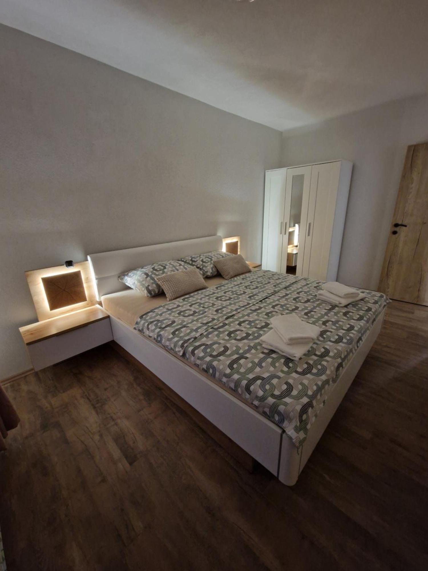 Apartma-Sobe Lejla Vipava Εξωτερικό φωτογραφία