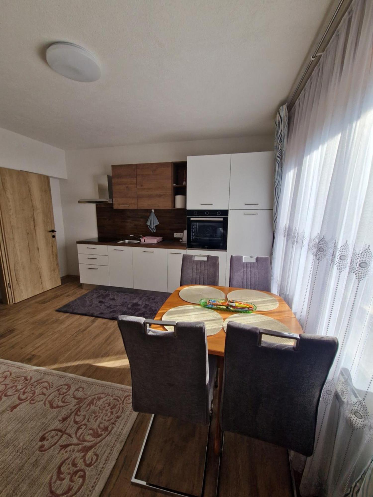 Apartma-Sobe Lejla Vipava Εξωτερικό φωτογραφία