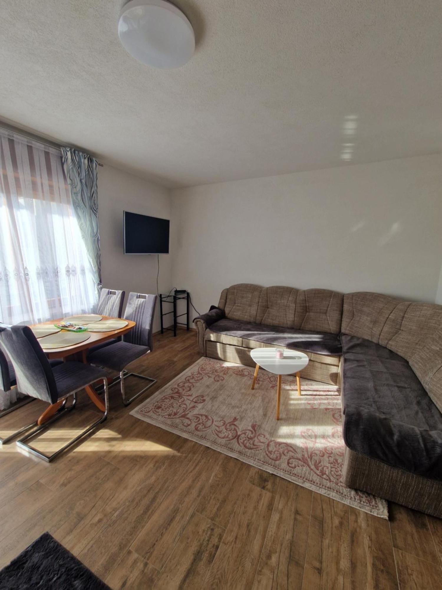 Apartma-Sobe Lejla Vipava Εξωτερικό φωτογραφία