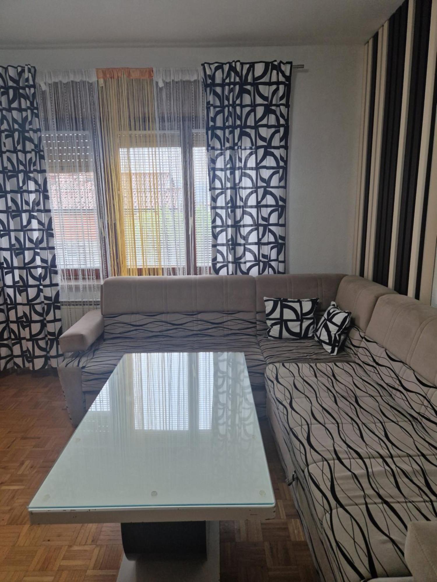 Apartma-Sobe Lejla Vipava Εξωτερικό φωτογραφία