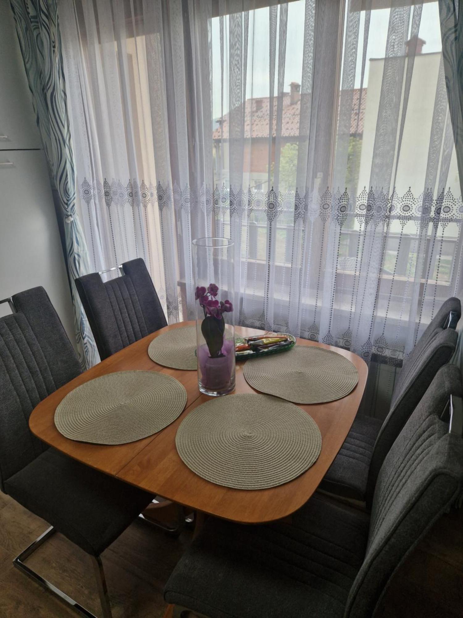 Apartma-Sobe Lejla Vipava Εξωτερικό φωτογραφία